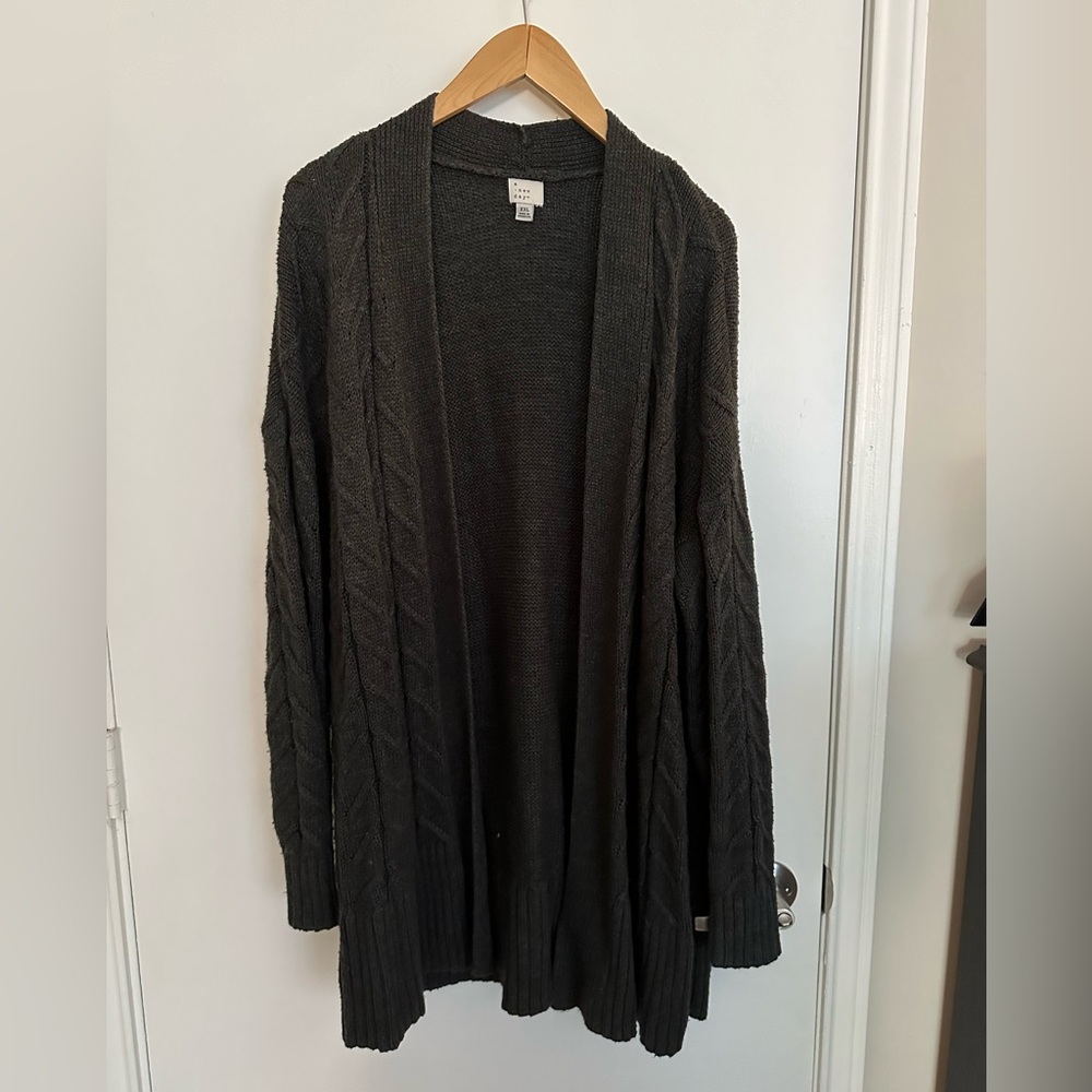 🖤🤍✨ A New Day grey sweater!